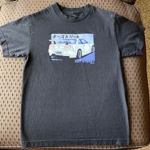 key street t shirt with white and purple car